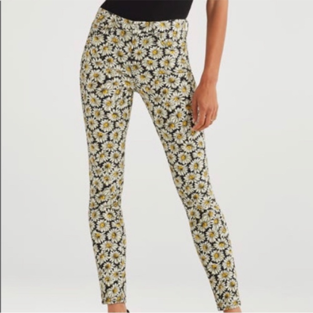 7 For All Mankind Ankle Jeans in Lazy Daisy Sz 27